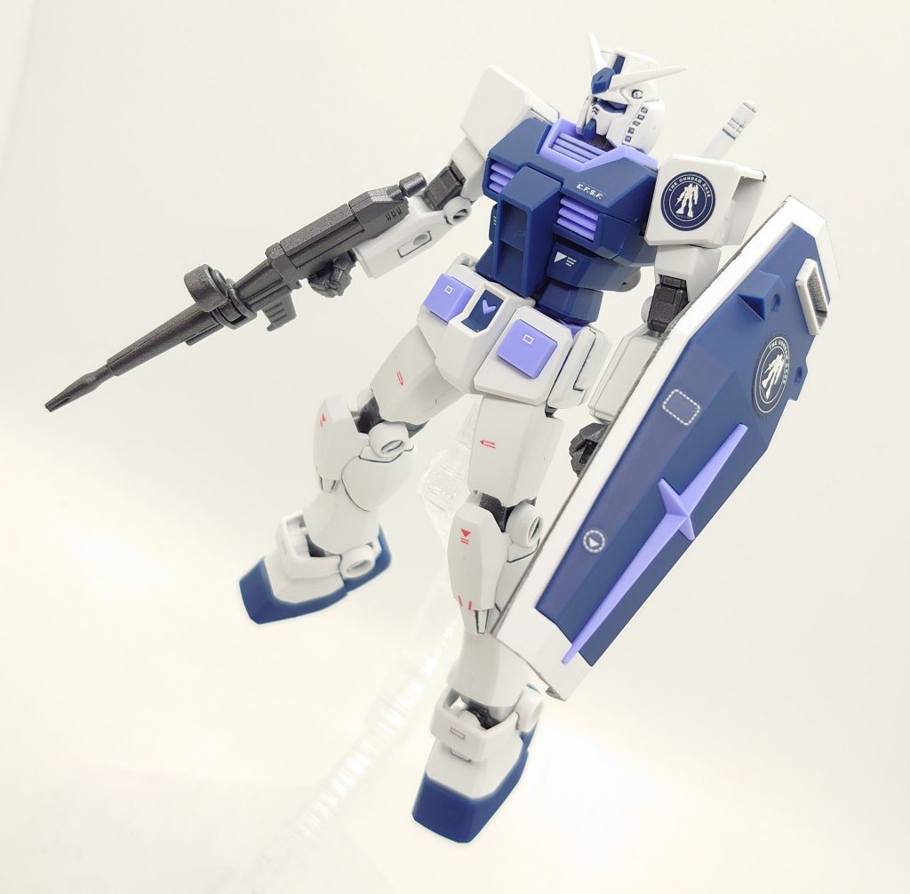 一部合わせ目消し、部分塗装、墨入れ、デカール、トップコート仕上げです。ポージングしていて非常に楽しいキットでした。やっぱりガンダムって良いものですね。