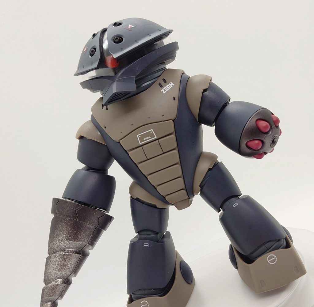 カラーリングは思い付きでグレーにしてみました。意外とマッチしているのではないでしょうか?