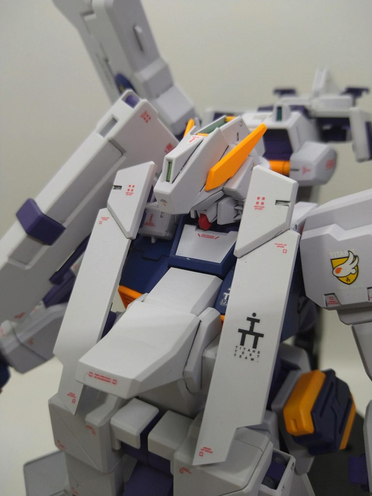 ヘッドアップです。やっぱり光学センサーバイザーかっこいいです。