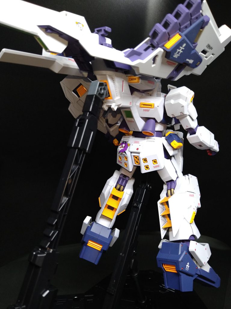 バッグショットです。このスラスターマシマシのデザインもいいですね。