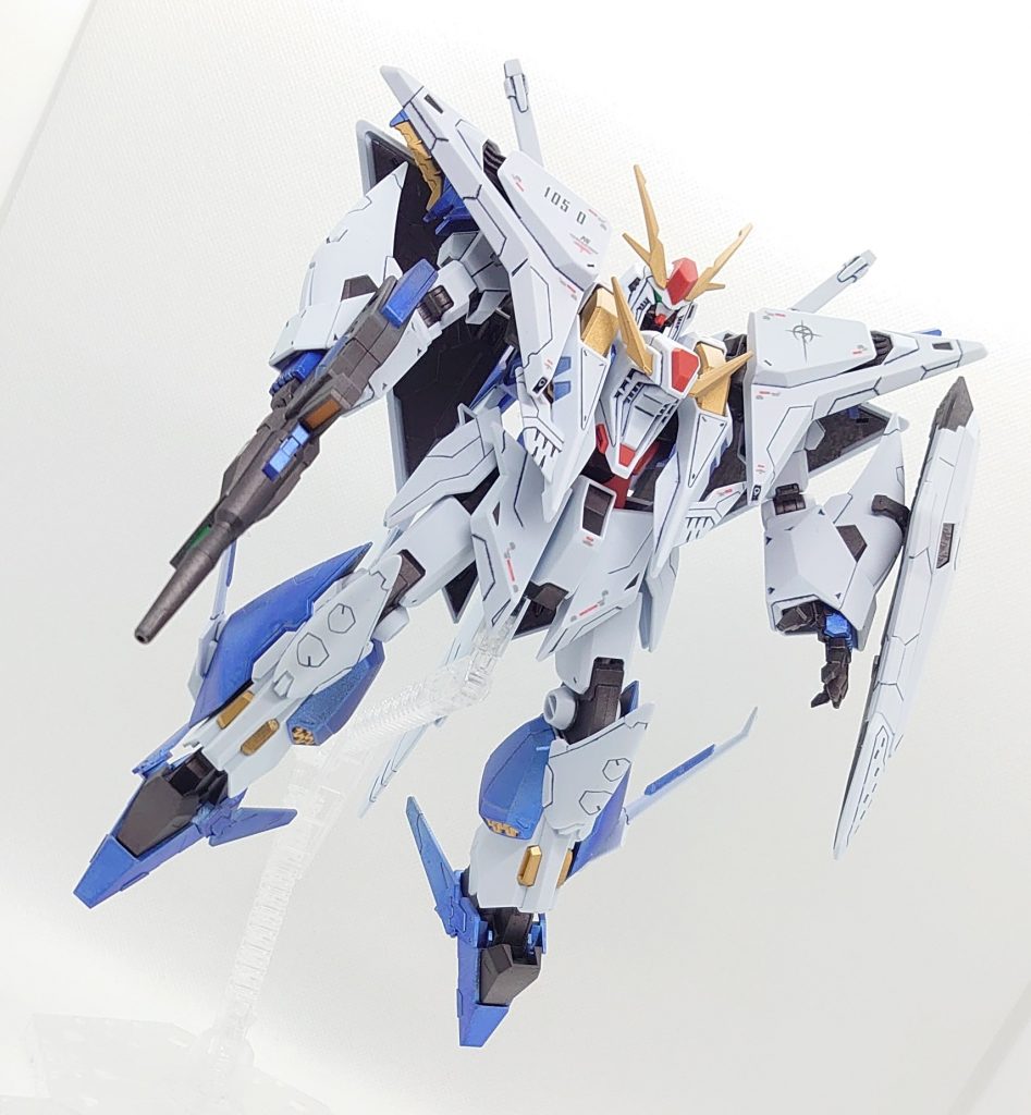 HGとは思えない、大きさとクオリティーに大満足のキットでした。個人的な塗装の原点である、ガンダムマーカーのみで塗装しました。※トップコートは除きます。青部の使用量がなかなかエグかったです。墨入れ、ガンダムマーカー塗装、デカール、トップコート仕上げです。50作目の節目に相応しいキットだったかなと思っています。