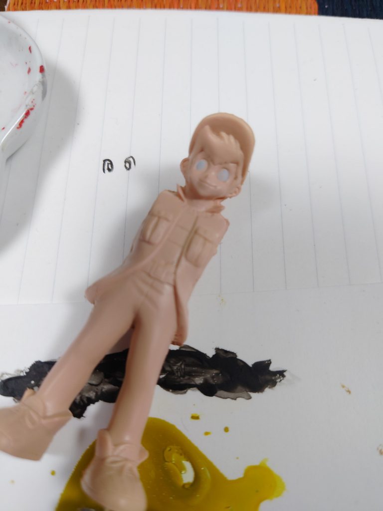 狂四郎くん、素体のママでは、棒立ちで不自然だったので、両手はぶった切って真鍮でつけ直して、少し動きのあるポージングに変更してます。