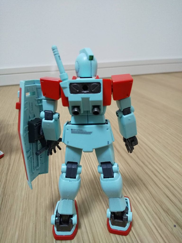 バックパックの一部、バーニア、足首附近、頭部バルカンをシタデルカラーのIRON WARRIORSで塗装しました。重たいガンメタル色で素晴らしい。バーニアに関しては内側に黄色や赤を塗るよりも、最近こっちの方が良いんじゃないかなと思ってます。