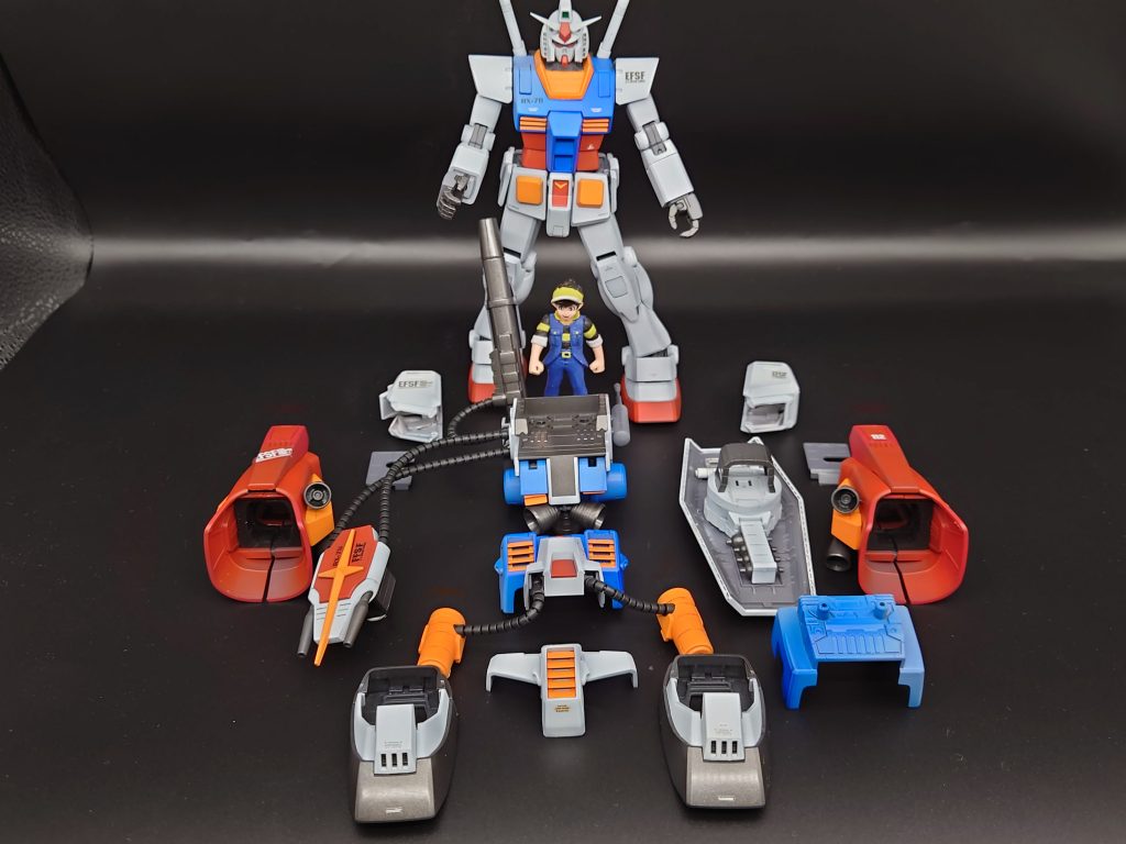 装甲取り付ける前のパーツたち!説明書やパッケージ写真みたいなの、いっぺんやってみたかったんですよね(笑)