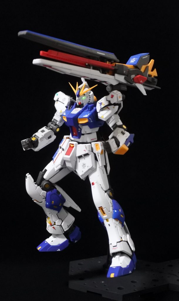 ジャケットにあるポーズ。RG νガンダムの水転写デカールも使用しています。