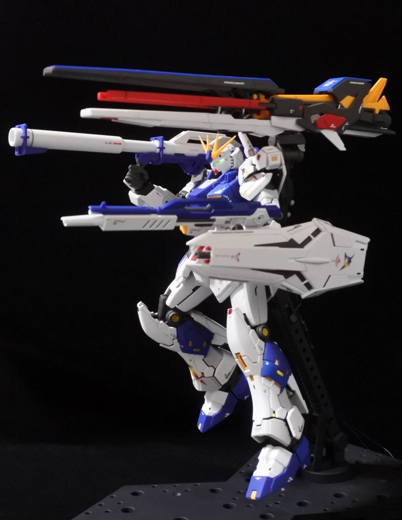 武装全部載せ。パーツを落として割ったり、デカールがちぎれたりしました。