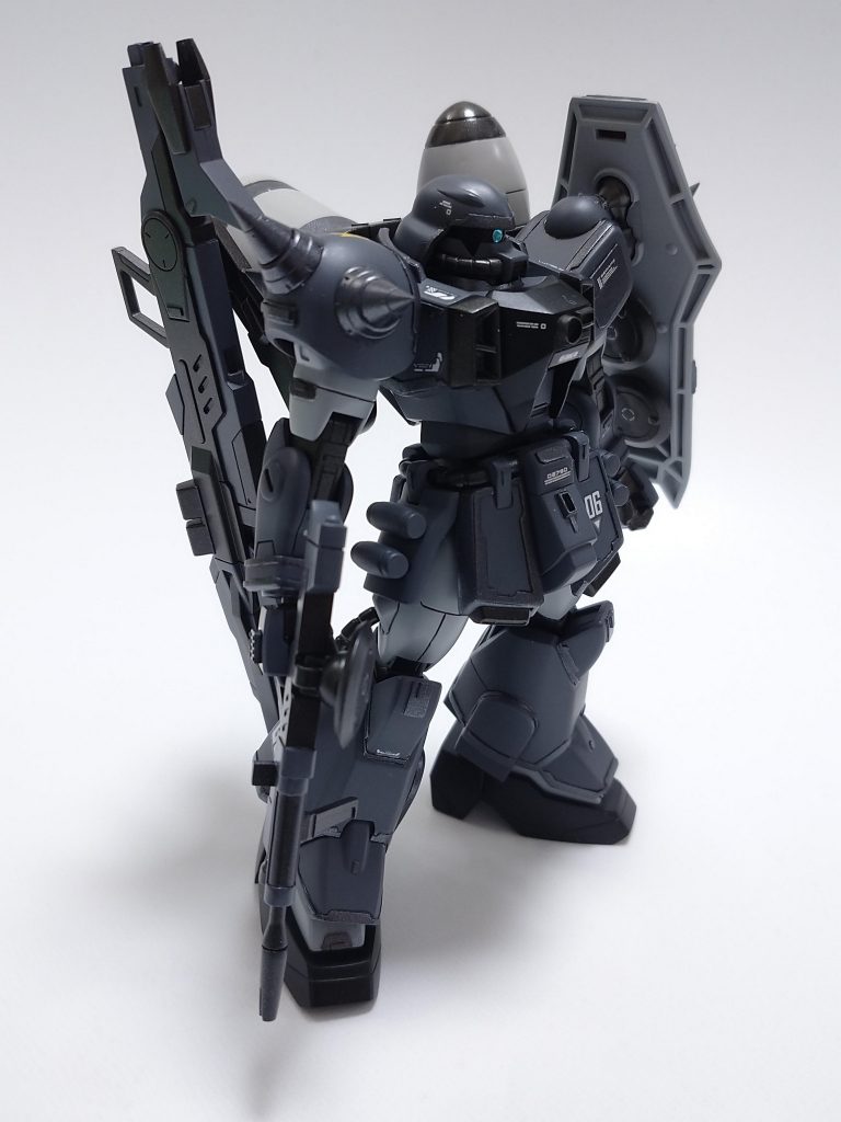 デカール貼り途中。半光沢クリア前です。クリアコートをすると質感がガラリと変わって落ち着きますが失敗しないかいつも緊張してしまいますね(苦笑)