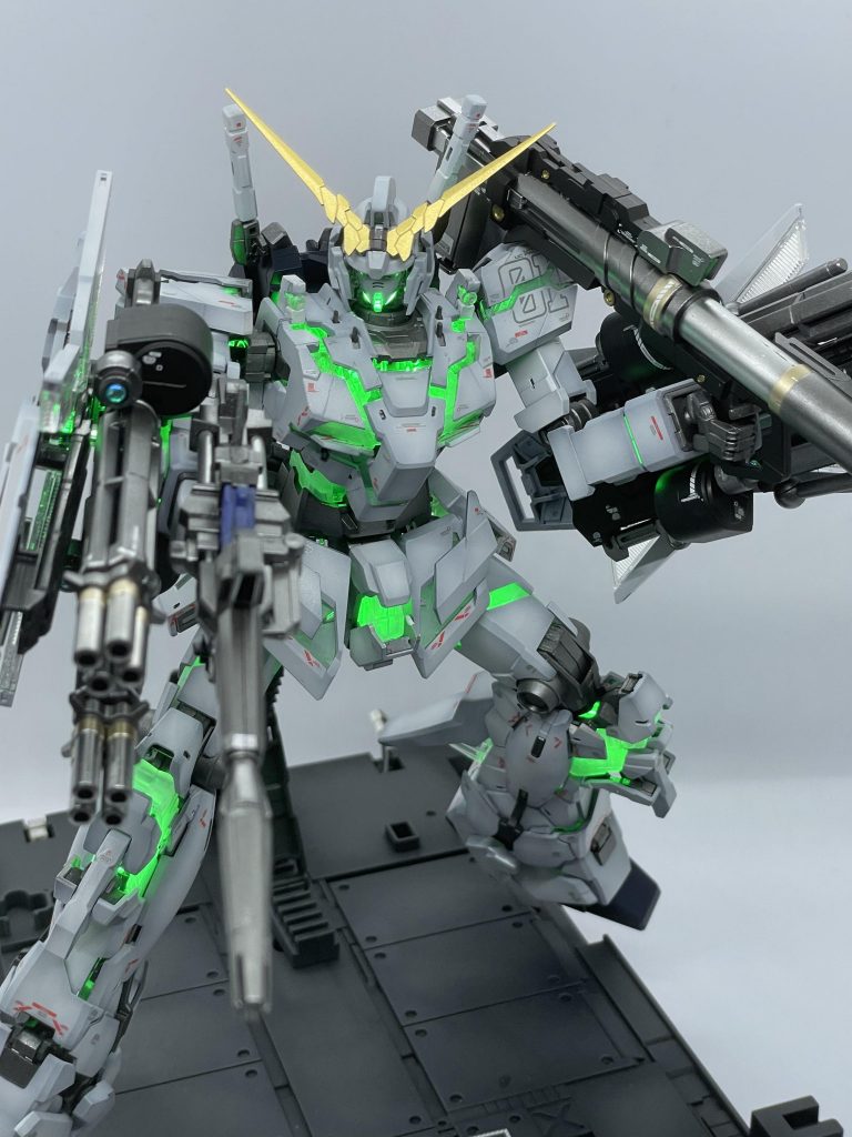 武装モリモリグリーンも綺麗に発光します😄