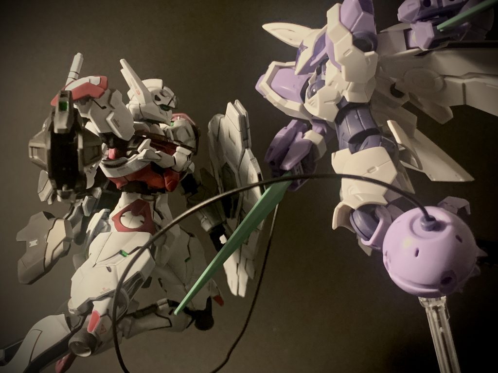 最後に素組み時に撮影したVSルブリス。長々とご覧下さりありがとうございました！作風が気に入って頂けたら他の作品も是非見ていって下さい。よろしくお願いします。