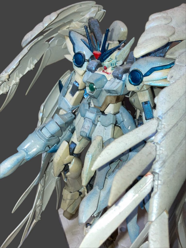 ウェザリングマスターでグラデーションし、チッピングや墨入れを施し、あえて艶ありに仕上げてます。