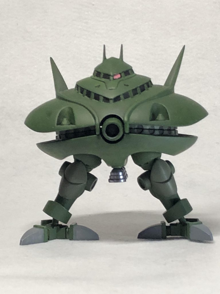 足も大股に開けるように足首の接続を少し調整しました。