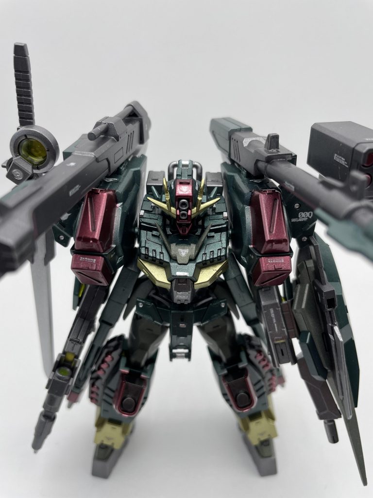 6連装ミサイルポッド×2・350mmガンランチャー・94mm高エネルギービーム砲を肩に装備。後方から圧倒的火力で前線をサポート。重装備化に耐えれるようスラスターもそのまま移植。機動力の低下は最小限に抑えられている(はず…)