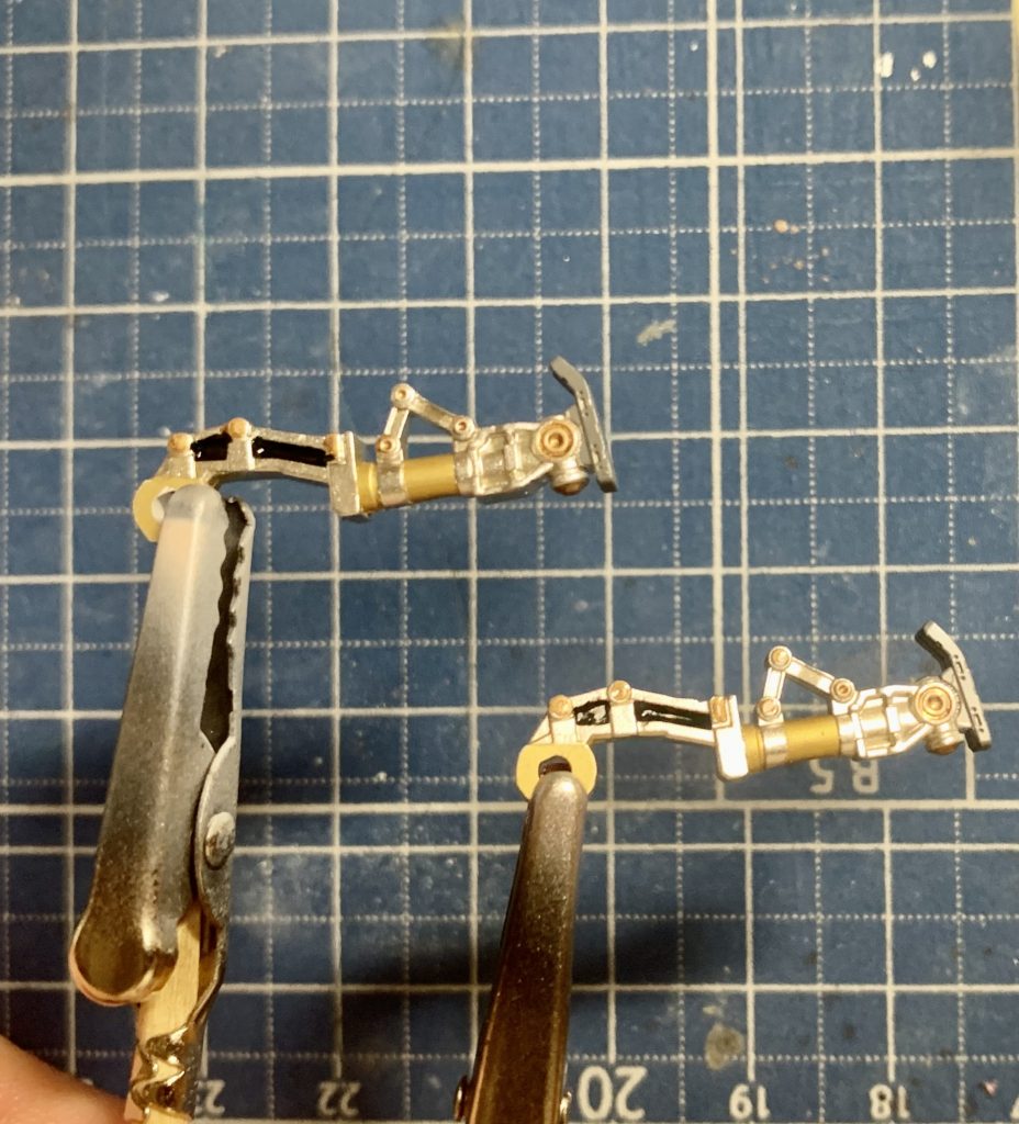 ランディングギヤ塗り分け