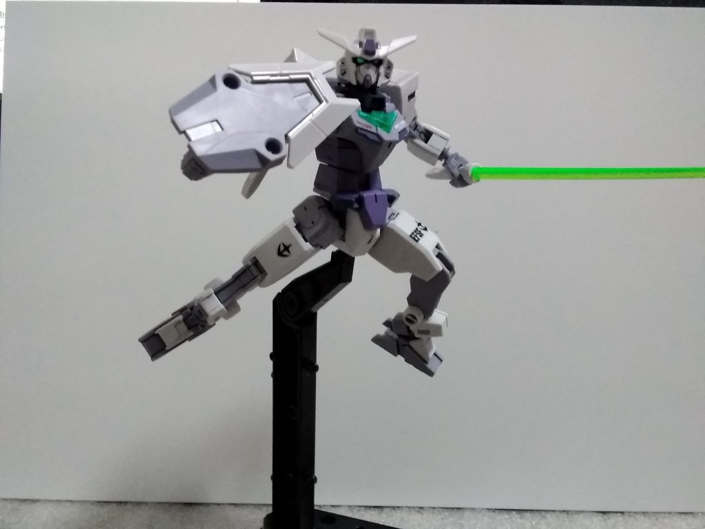 コアガンダムーこいつは、デカールを塗って艶消しをやっただけです。