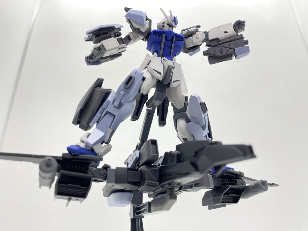 また、パック自体が遠隔操作機能と自律行動プログラムを有しているため、分離・合体を織り交ぜた変則的な戦闘機動で相手を翻弄します。