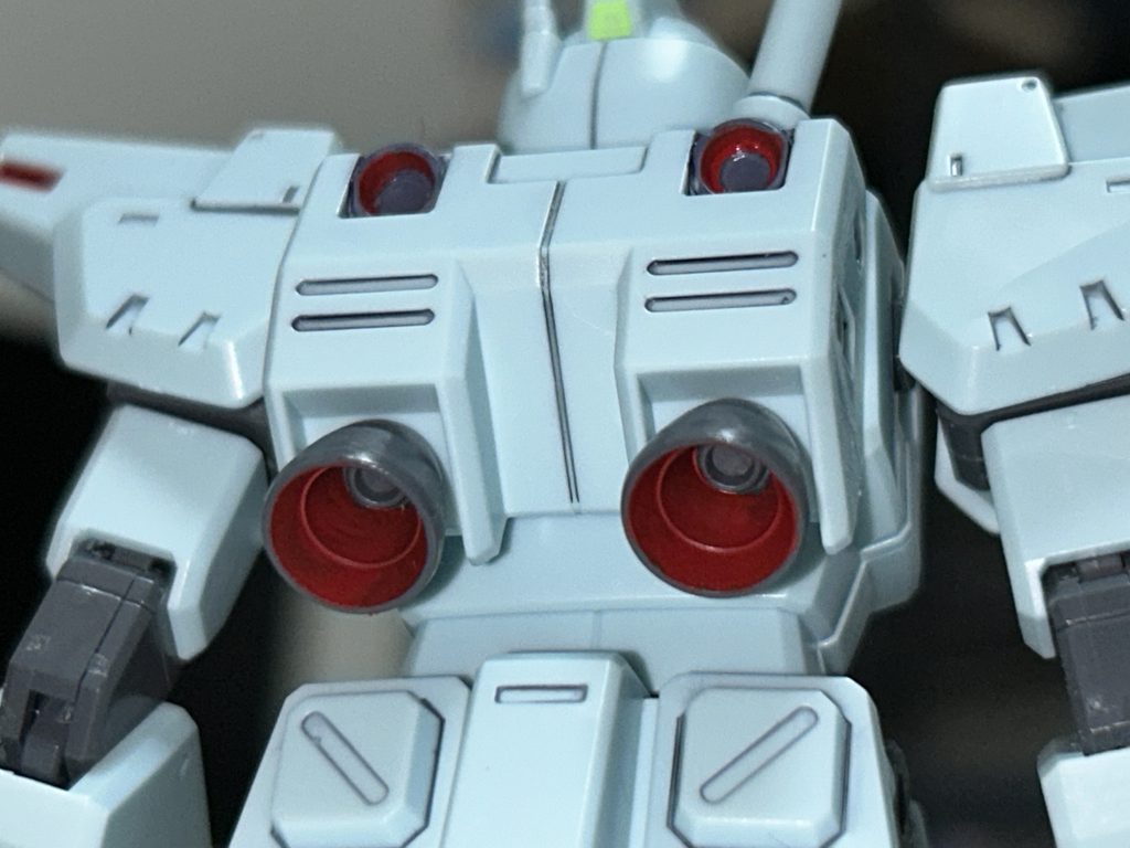 もちろんバックパックもメカグレーマーカーとシタデル赤を使い塗り分け。シタデルカラーはかなり綺麗に発色してくれて助かります…思い出の機体で色んな挑戦をさせてもらい、かなり経験値を積ませてもらえたんじゃないかと思ってます。