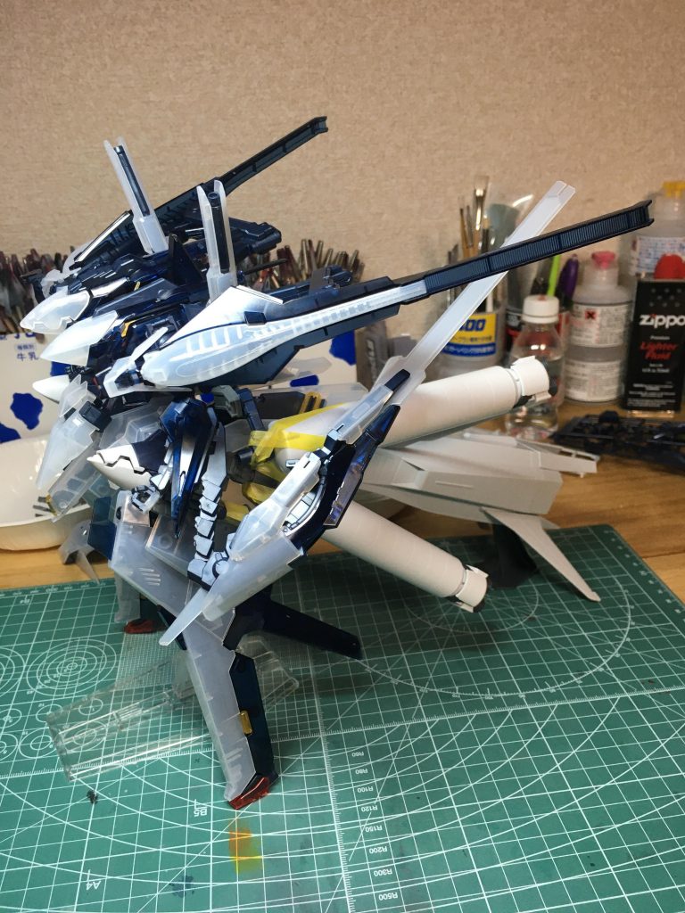 息抜きに制作したクリアVerで仮組み。本体は先に塗装までしてしまったので、イメージづくりに役立ちました。