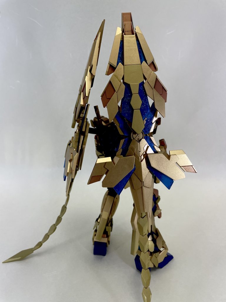 アームドアーマのスタビライザーは、一つづつ切り離してフレキシブルな動きを着けました。