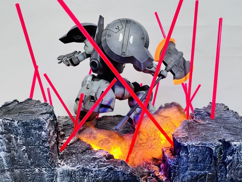 機動戦士ガンダム 水星の魔女 HG 1/144 ディランザ ラウダ専用機 ウェザリング塗装済み完成品LED台座付き–4枚目/制作者：H4co Y