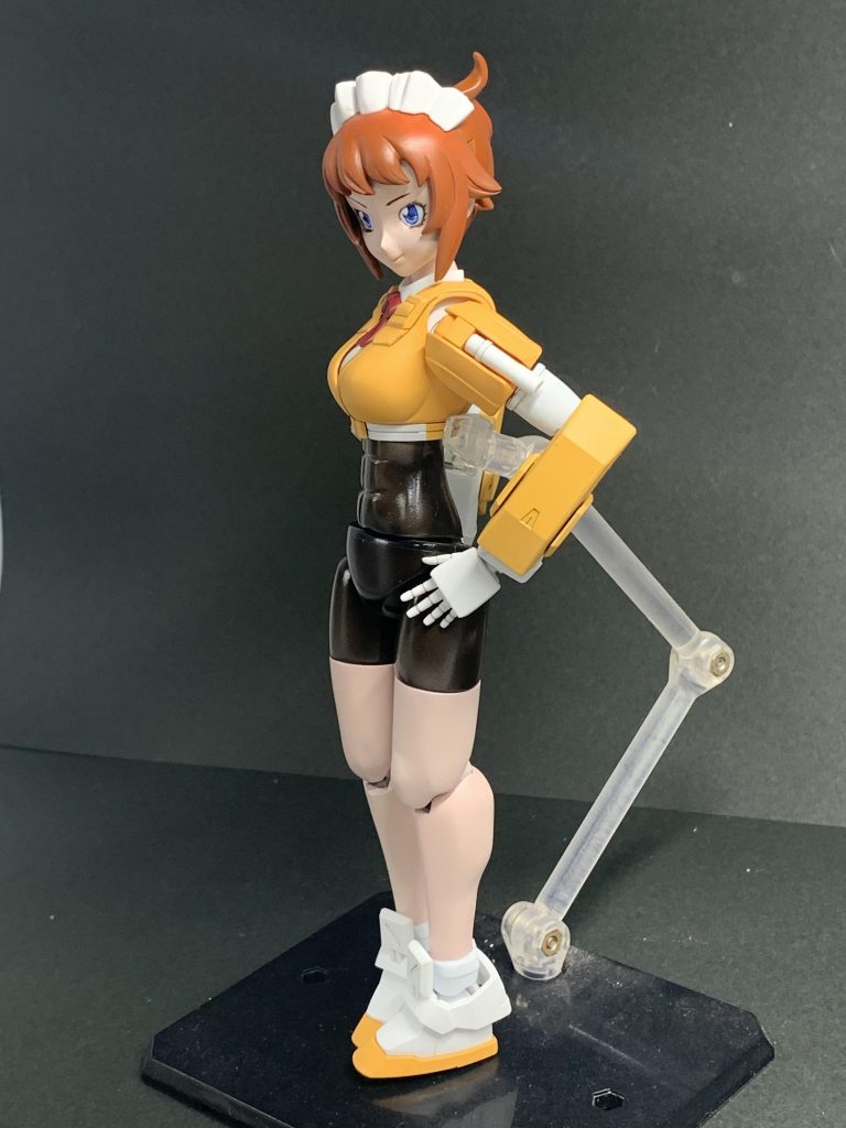 塗装のネックだった軟質スカートはいっそ剥ぎ取り、うちのフミナ先輩はタイツ的な軽装スーツでガシガシ動き回るんだと理屈をつけて作成。