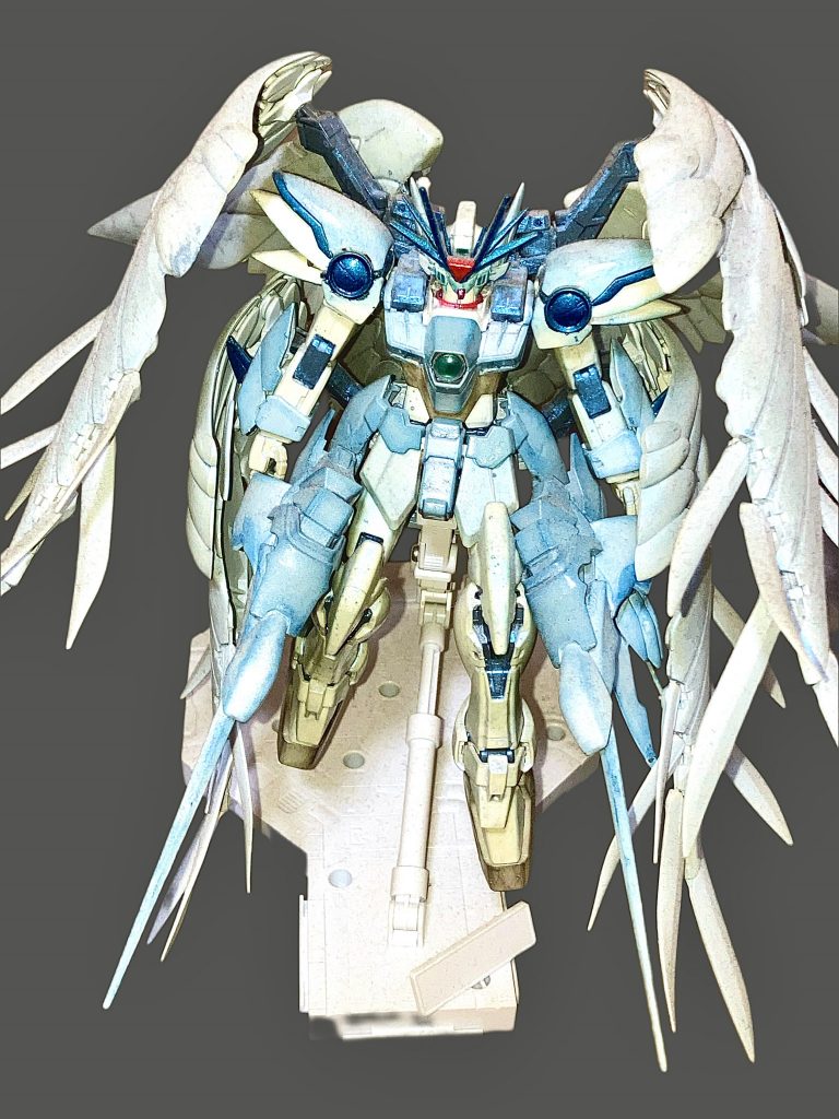 前も4枚。腰にはバスターランチャー的なやつをミキシング。