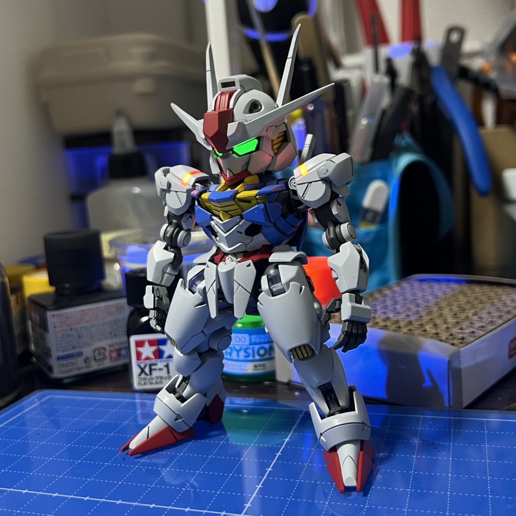 基本塗装おわってブラックライトで遊んでいる所です。