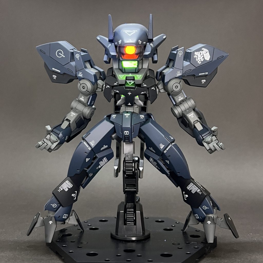 頭部カメラ・センサーには蛍光塗料を使っています