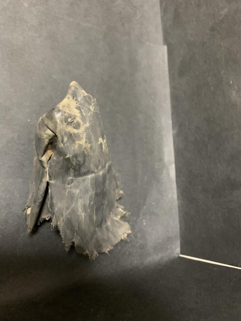 マントは以前投稿したＸ2と同じ素材です。木工ボンドを染ませて表情つけてます。