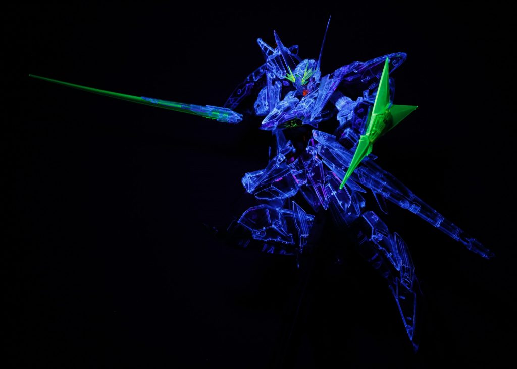 ここから可視光無しのUVのみ。ディテールは消えてワイヤフレーム感が増す。