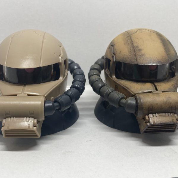 ザクヘッドで遊んでいます