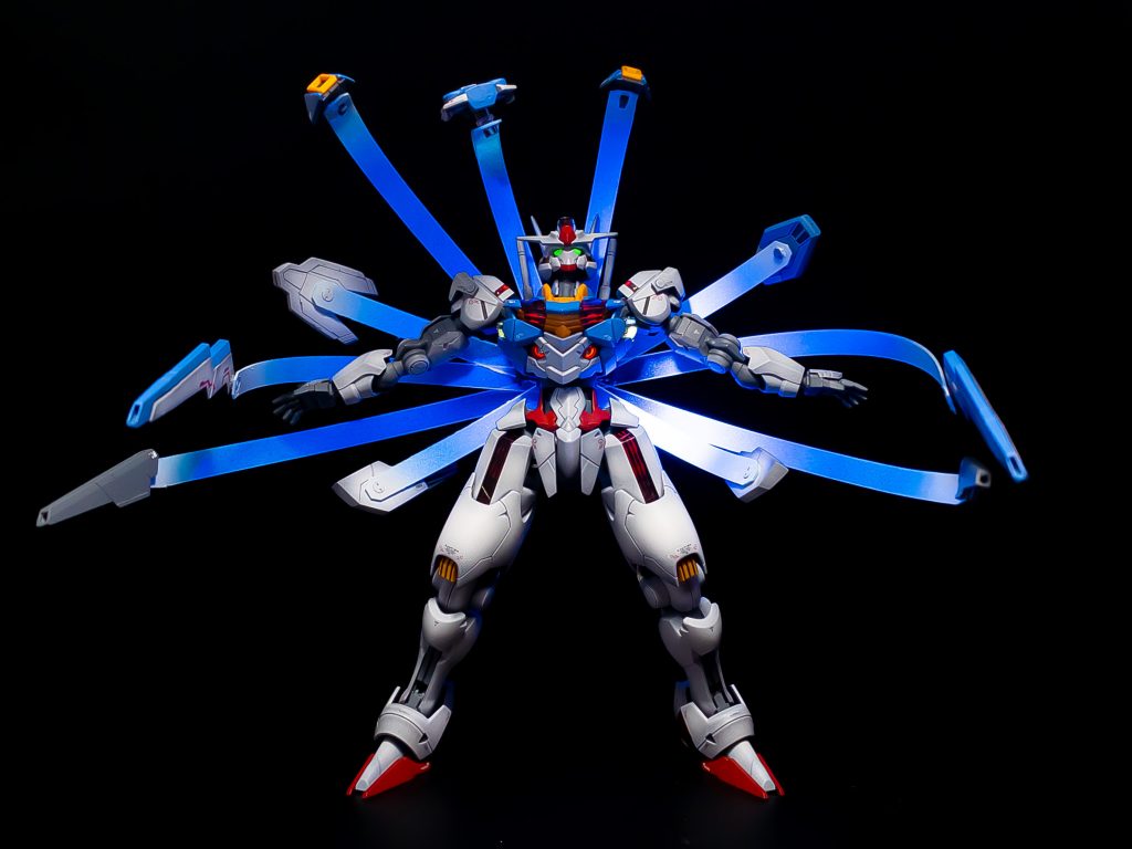 ガンビットを射出！ビットの裏側の肉抜きは全てプラ板で塞ぎデティールを追加しています。