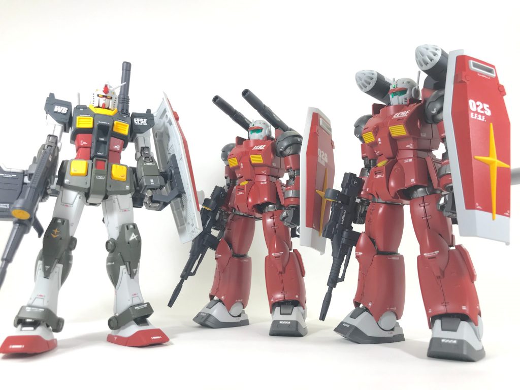 横並びショットです。ガンダムにシールドは当たり前の姿ですが、ガンキャノンにシールドも違和感無くマッチしてますね。