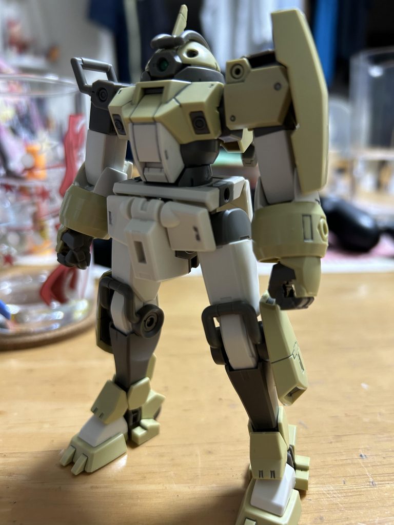 素立ち。このシンプルなデザインがたまらんぜ…一般機の方も期待して…いいよね?