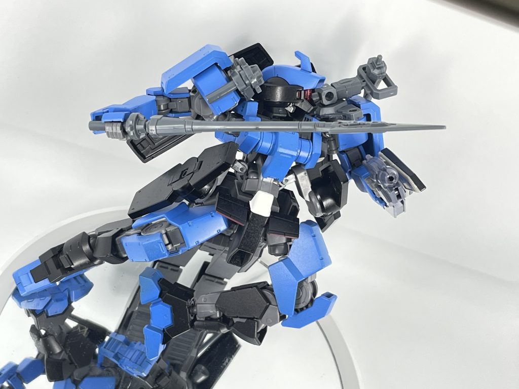 プロトバーストサーベル収納ギミックが完成してないため肩装甲にそのままマウントしてある