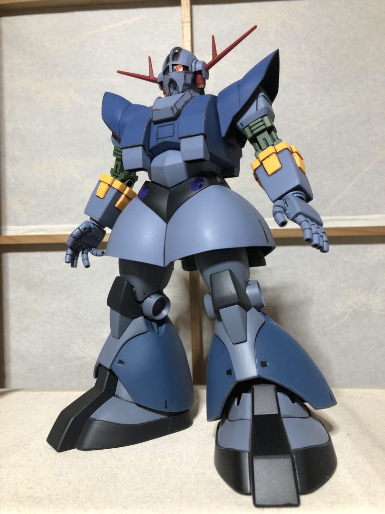 パーフェクトジオング。まぁ機体解説は省略しますが、脚があろうがなかろうがジオングは「あの」状態で完成だったとも言われてますね。「足なんて飾りです」というセリフもうなずけます。実際は足にもビーム砲を仕込んで各部をサイコミュで飛ばす、という計画もあったとか。