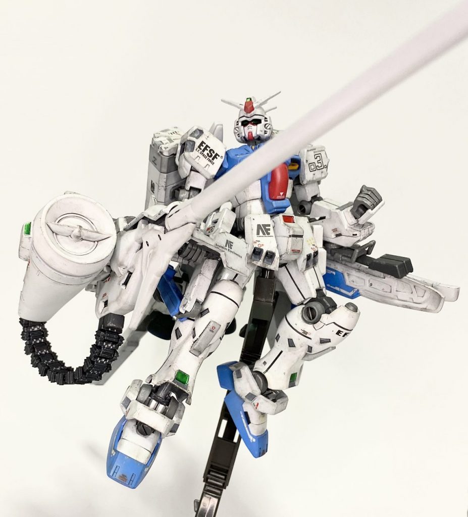 メガ・ビーム砲(このサイズだとメガってほどでもありませんが)は、腰のキマリストルーパーのサブアームを使えば片手保持が可能。