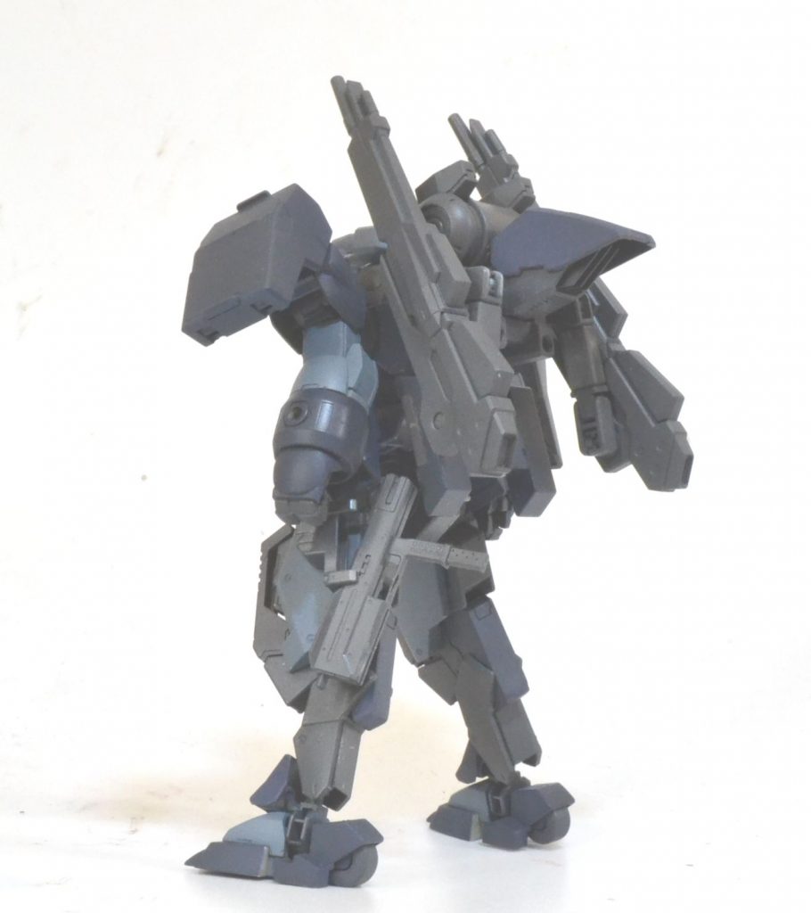 リアは困ったときの定番アイテム、パワードアームズパワーダーを使いました。これアーム、ジョイント類がいっぱいなのでおすすめです。リアアーマーはブレイディハウンドで大型化