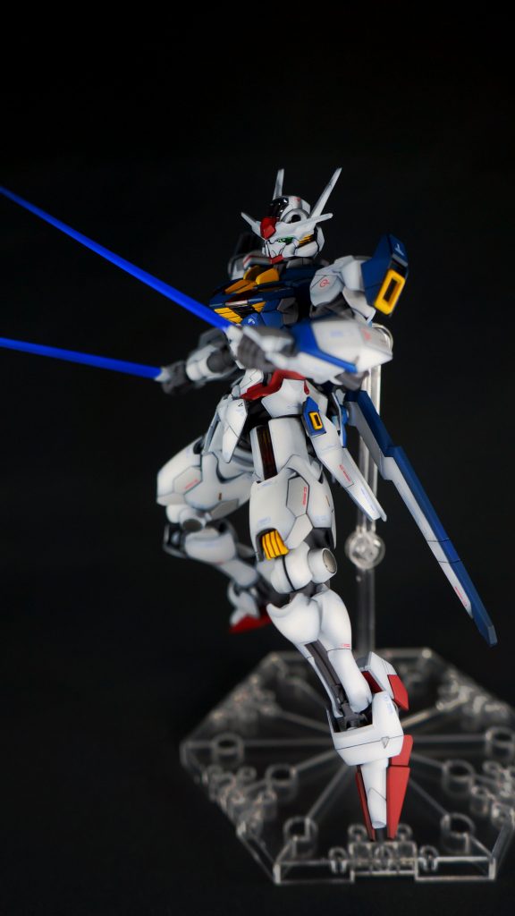 ビームサーベル装備で側面からビーム刃にも艶消しトップコートでぼんやり光る感じにしています。