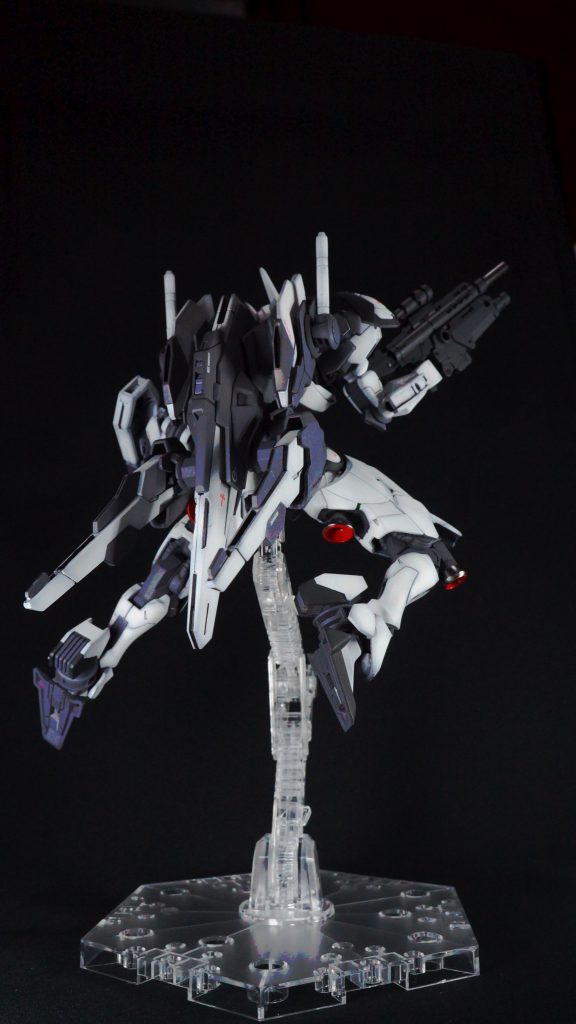 ビットオンフォームビームライフルはバックパック専用にしたいので、30MMの武器セットのライフルを装備。