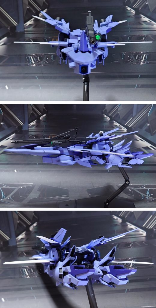 ウェイブライダー形態の前、横、後ろ。