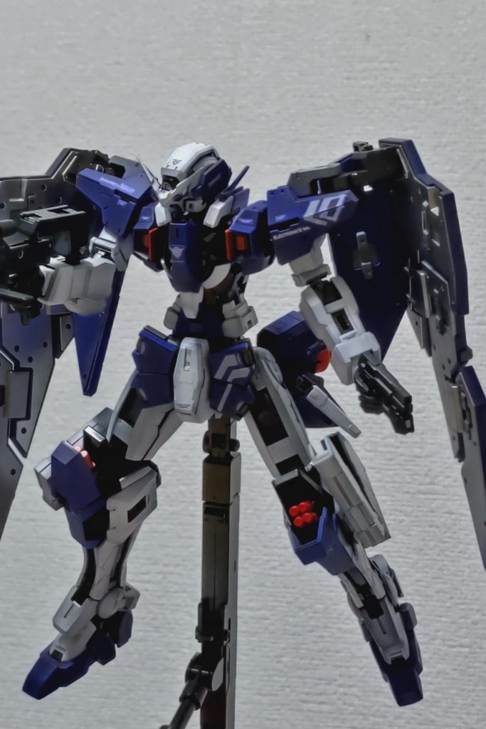 基本はブルーに紫色を混ぜ少し暗めに色分けしました足は目立ちませんが延長しています