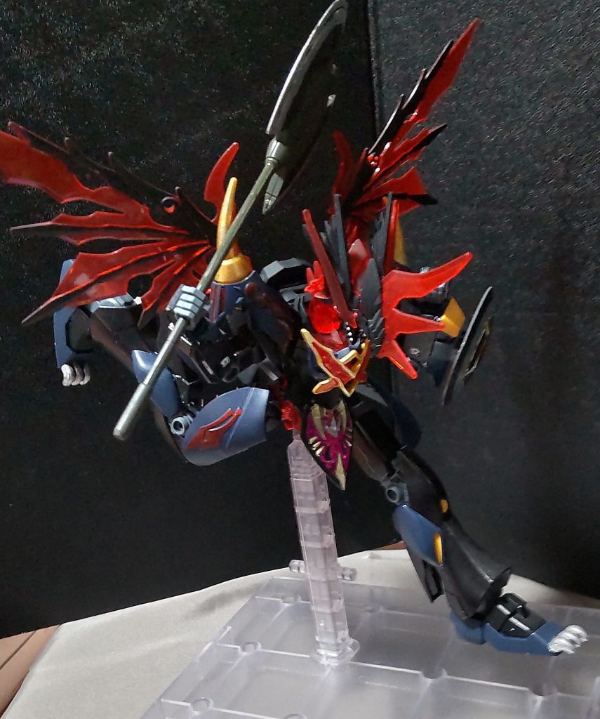 可動域は広く、膝立ちなども余裕です。EGの可動域は優秀ですね。