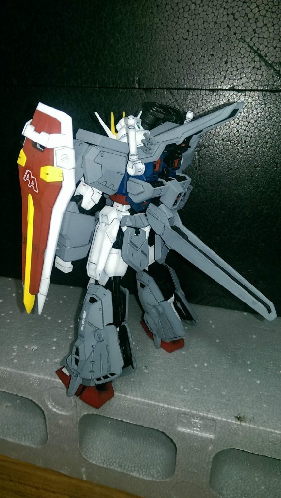 アサルトシュラウドは足の内側はアーマーレスになっていますが、部品注文カードで足のアーマーだけ購入。