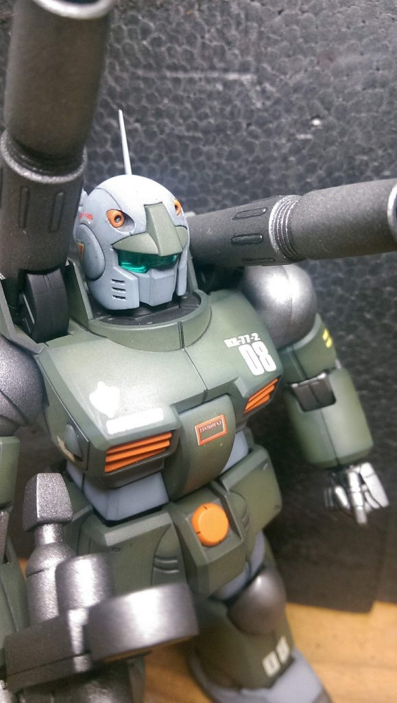 カーキグリーンが似合。