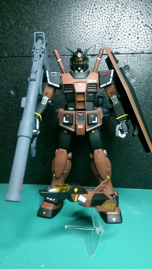 個人的にガンダムの顔はVer.1の方がカッコいいかと。