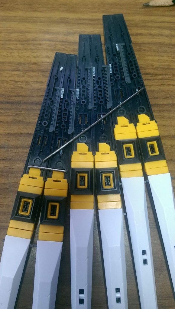 内部に針金を入れて補強。