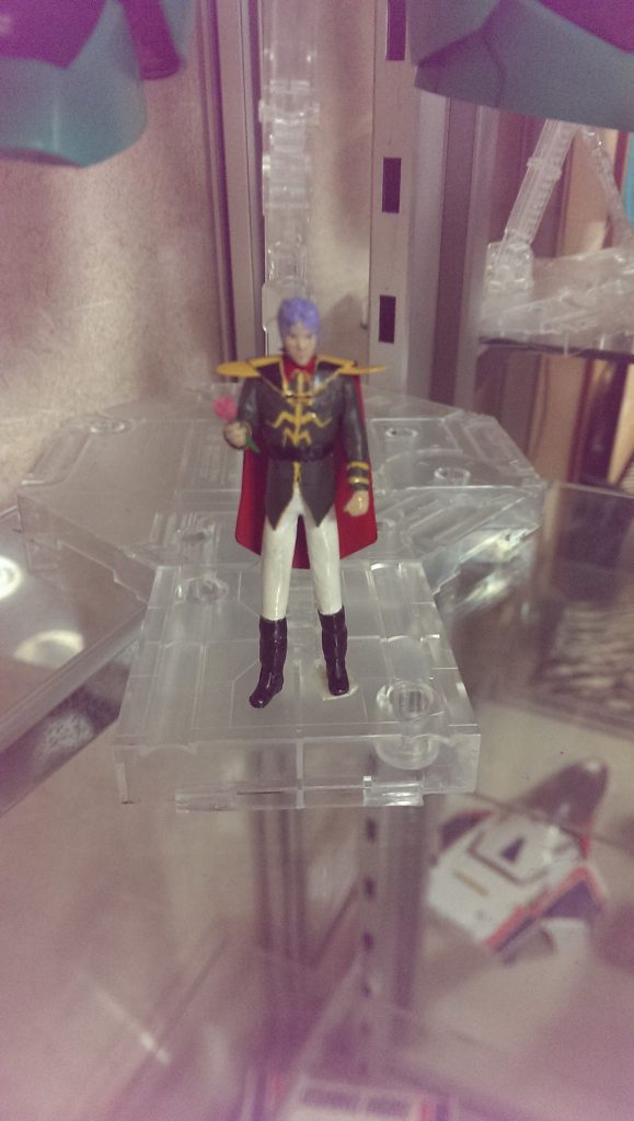 フィギュアも作ってみたけど顔と髪が難しいです。特に目と眉、フィギュアを上手く制作出来るようになりたいです。