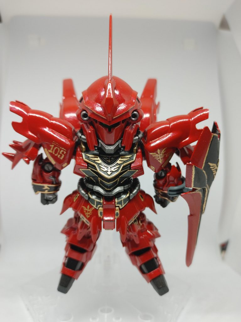 デカールシールなんて知らないので手書きです。ゴールドが痺れるほどかっこいいですね！次はネオジオングに着手です！それでは。