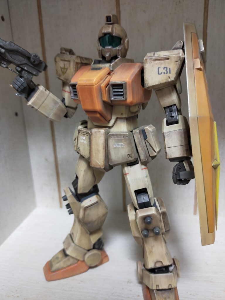 素組み状態につや消しを吹いてウェザリングを施しています。