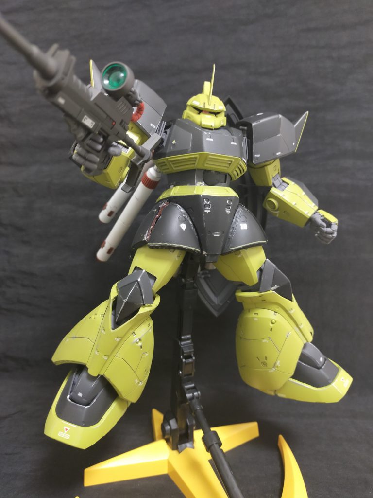 機体カラーは、本当はジオン残党軍のような渋いカラーリングにしたかったのですが、気づいたらこのような色になってました...😅